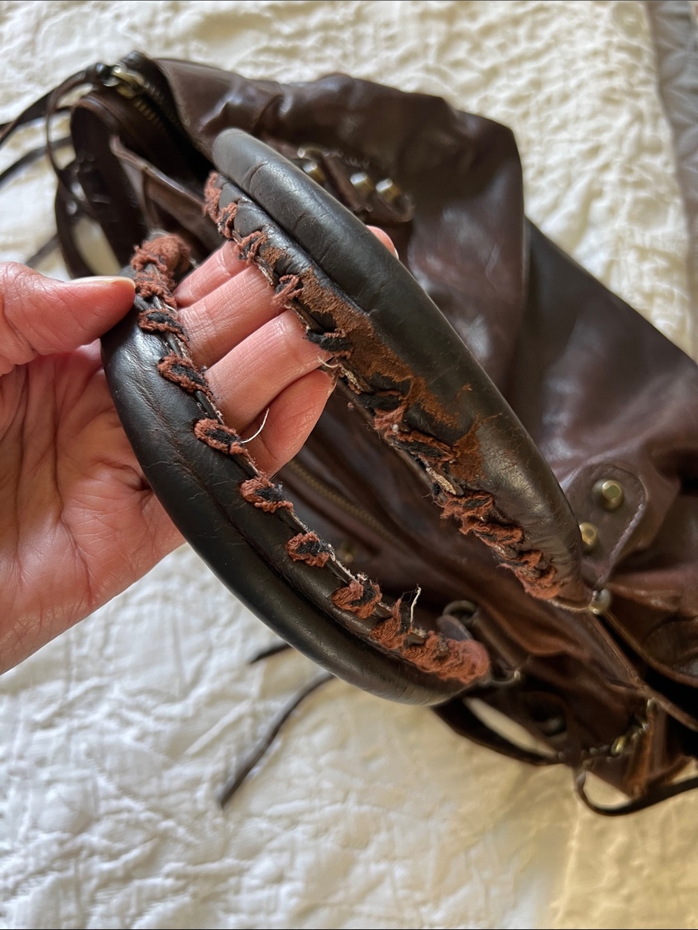 Balenciaga the City Leather Brown Shoulder Bag - Picture 14 of 17